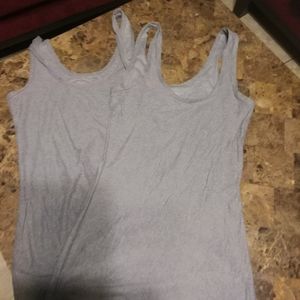 2 xs tank tops